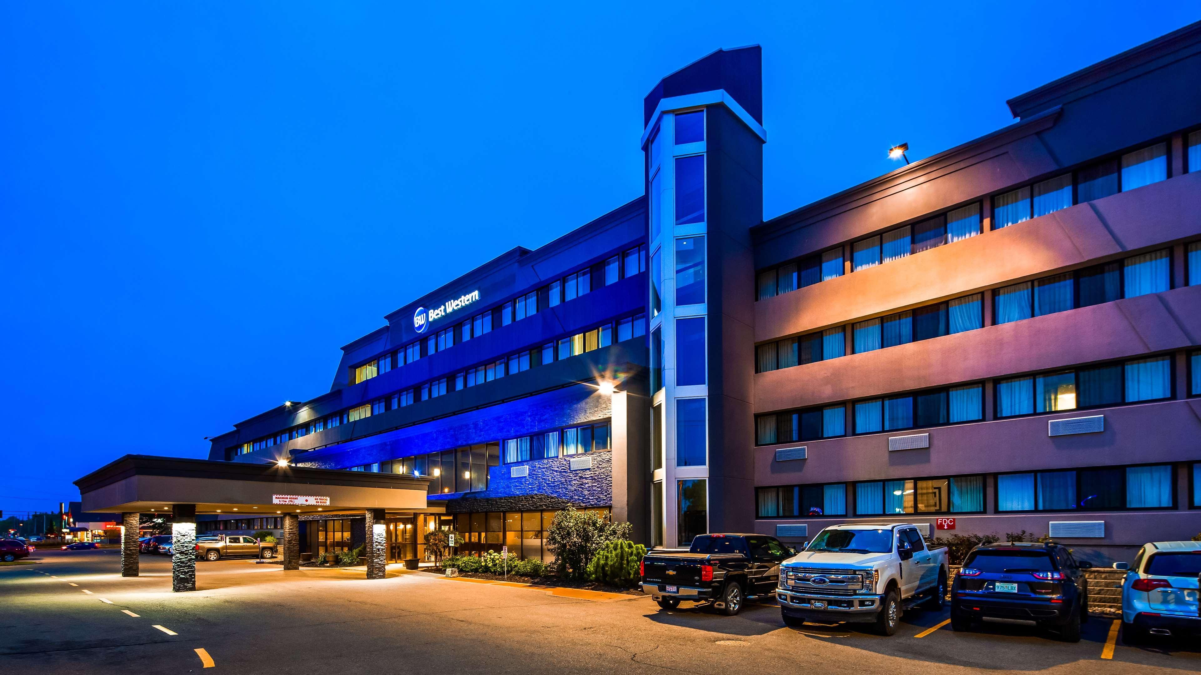 Best Western Cedar Park Inn Edmonton Exterior photo